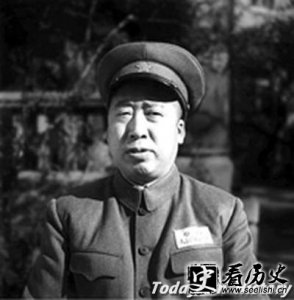 ​中国人民解放军的领导者之一滕代远简历 滕代远为什么没有军衔？