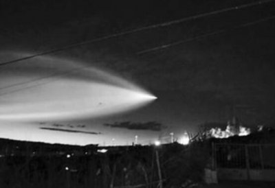​萧山机场UFO事件真假，疑似机尾云或私人飞机(官方解释)
