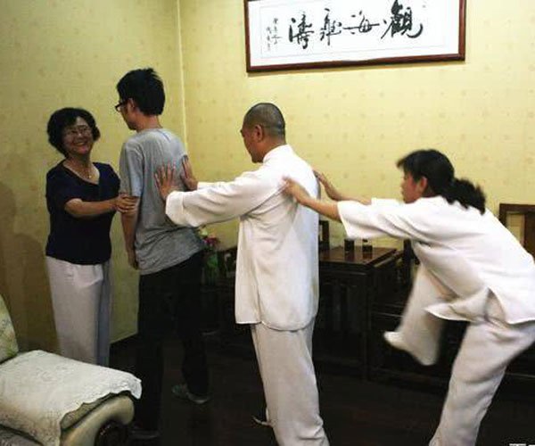 太极拳闫芳最后怎么处理的 跟大师这个称号不相配