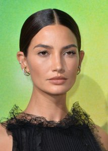 ​超模Lily Aldridge莉莉·奥尔德里奇出席活动的高清美图