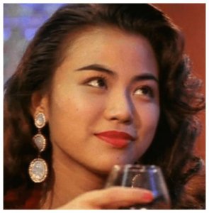 ​因“风尘女子”一角进入港圈，后被曝出是个百合，今50岁无人搭理