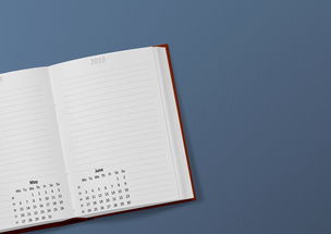 一个人呆呆地坐在办公桌前，无意间翻开台历，恰好看到白居易的一首《咏闲》，“但有闲销时，都无事系怀。朝眠因客起，午饭伴僧斋。树合阴交户，池分水夹阶。就中今夜好，风月似江淮。”突然意识到，自己好像许久没有