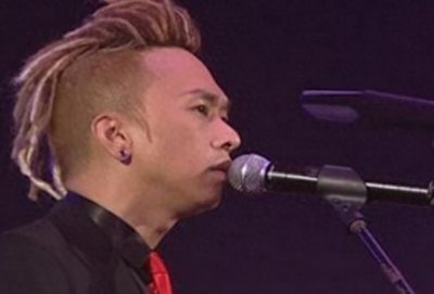 ​53岁的黄家强，他从未放弃过音乐，大儿子神似黄家驹