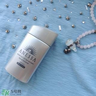 兰蔻小白管和安耐晒小银瓶哪个好?