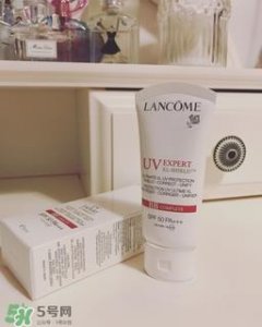 ​兰蔻小白管和安耐晒小银瓶哪个好?