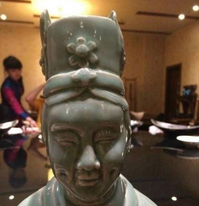 何炅林俊杰身高多少 何炅2次撞脸雕像(5)