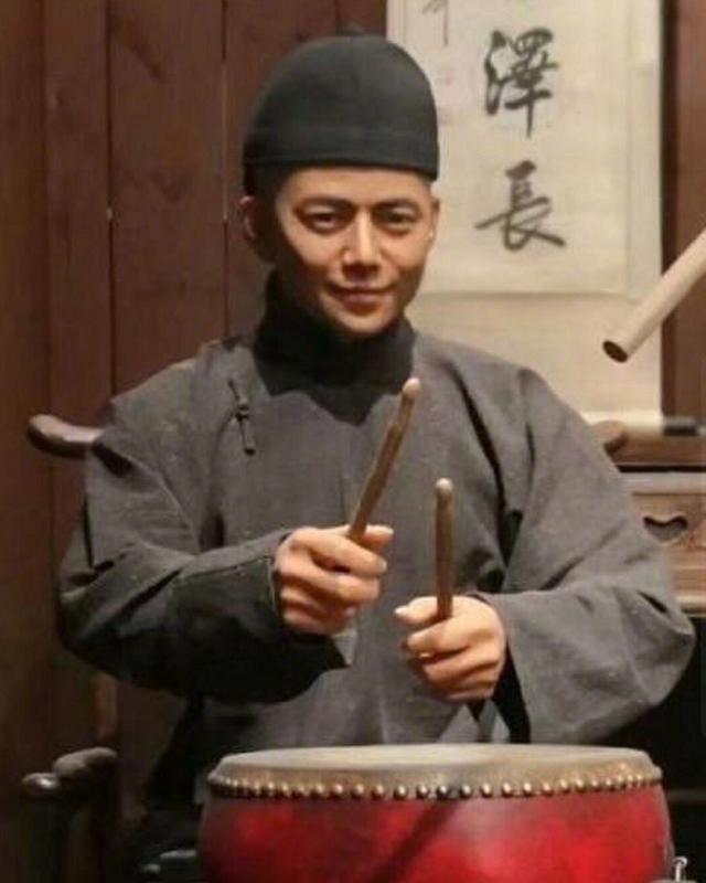 何炅林俊杰身高多少 何炅2次撞脸雕像(4)