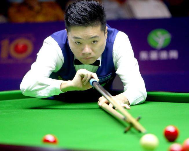 丁俊晖主动承认犯规,1个裁判都没发现的犯规!值得大家为他骄傲