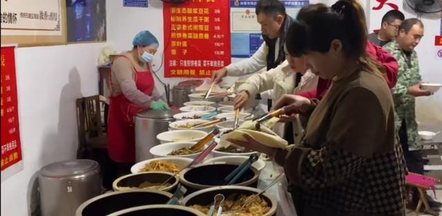 嘴嘴深夜食堂挑战8888元花1天(山东临沂深夜食堂)(1)