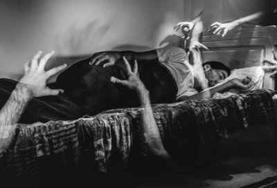 ​所谓鬼压床究竟是怎么回事(所谓鬼压床是怎么回事)