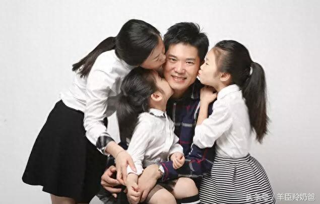 一家三口总是拍不好亲子照?9张图教你摆拍出幸福感爆棚的全家福