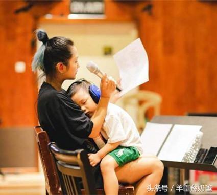 一家三口总是拍不好亲子照?9张图教你摆拍出幸福感爆棚的全家福