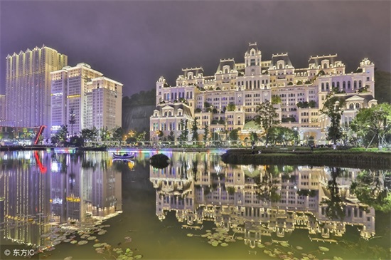 贵阳有一座规模宏大的“白宫”,位于贵阳主城区,夜景太震撼