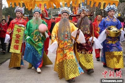 ​（新春见闻）“中国第一水乡”周庄古镇纳福接财神