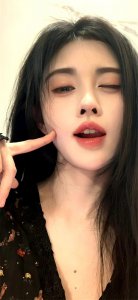 ​她是怎么被称为四千年美女的？鞠婧祎高清无水印全面屏壁纸美图