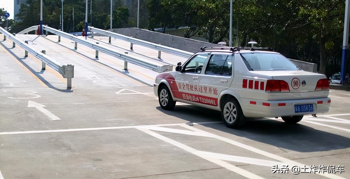 科目三四档速度不能低于多少（4档速度不能低于多少高于多少）(图5)