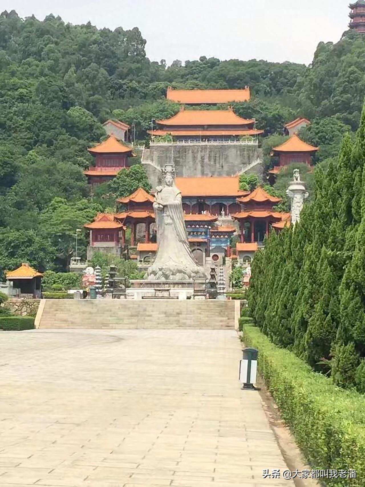 广州南沙天后宫被誉为天下天后第一宫，广州唯一能看到海的地方