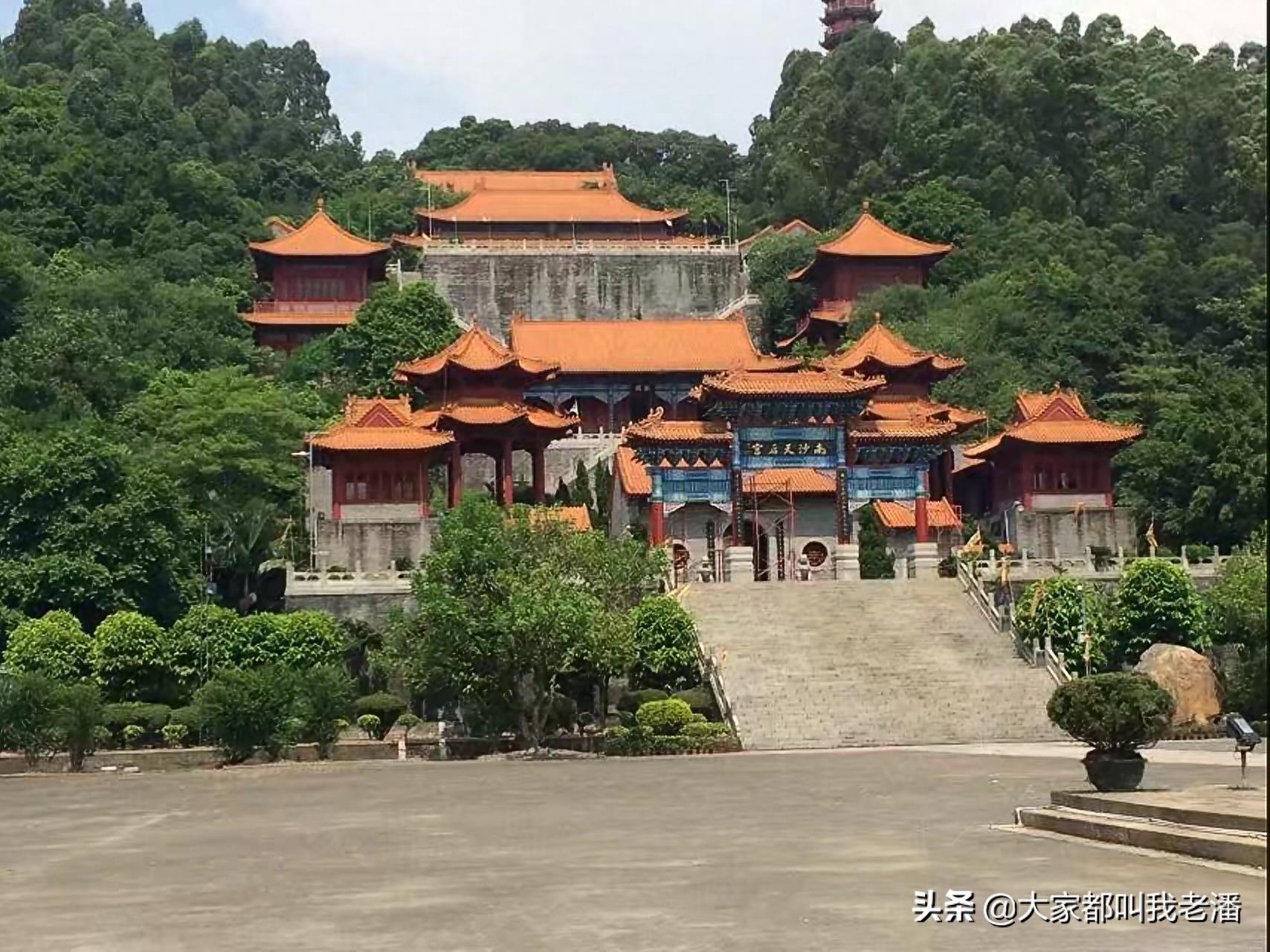 广州南沙天后宫被誉为天下天后第一宫，广州唯一能看到海的地方